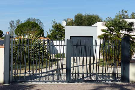 Portail en aluminium SAINT PALAIS SUR MER